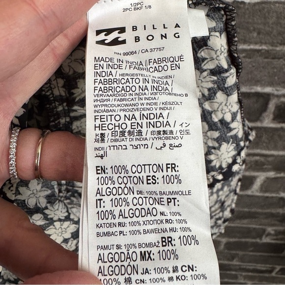 NWT Billabong flirty mood floral black white puff sleeve mini dress - Picture 12 of 16